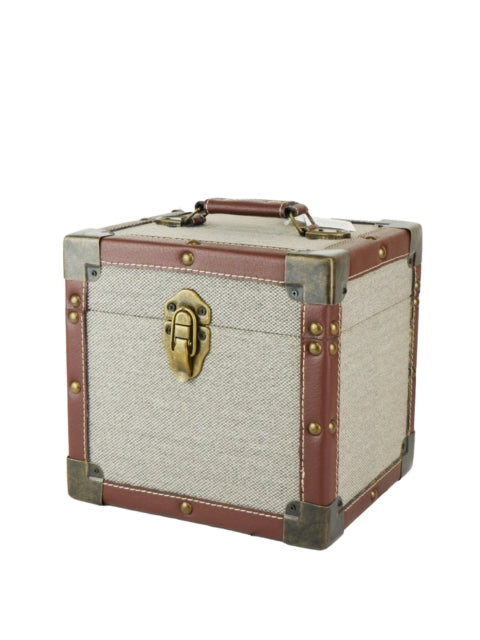 クラブDJ 御用達!頑丈な、7インチ・シングル・レコード・キャリーケース( 約50枚収納可)x2種。売り切れですが近日再入荷します。