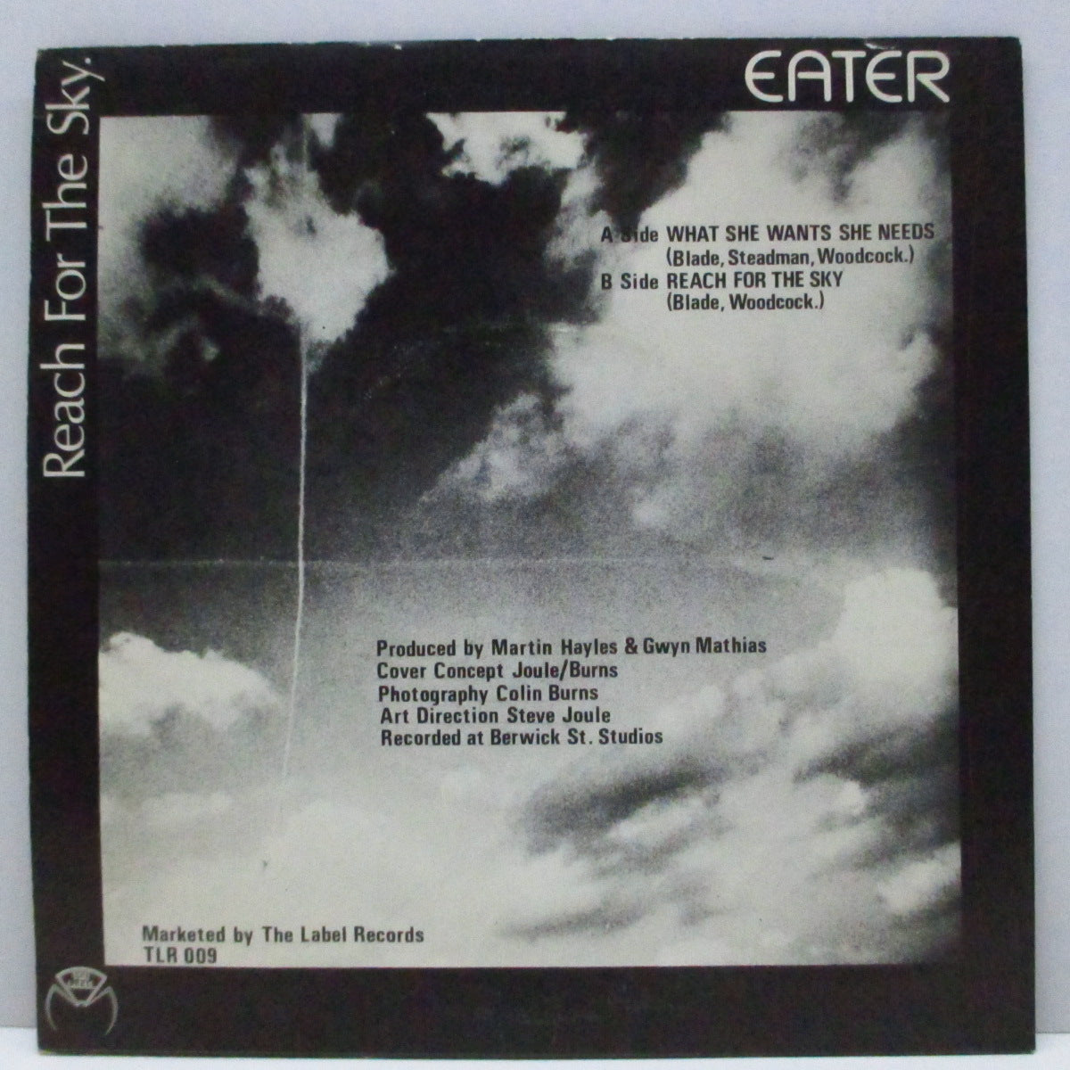 EATER (イーター) - What She Wants She Needs (UK オリジナル 7"+「アンディ・ブレイド の直筆サイン入」光沢固紙ジャケ)