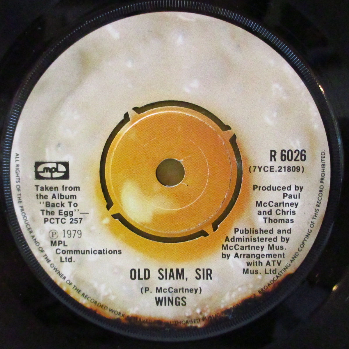 PAUL McCARTNEY & WINGS (ポール・マッカートニー & ウイングス) - Old Siam, Sir (UK '79 オリジナル「カスタム・ラベ・ラウンドセンター」7インチ+ダイカット黒スリーブ)