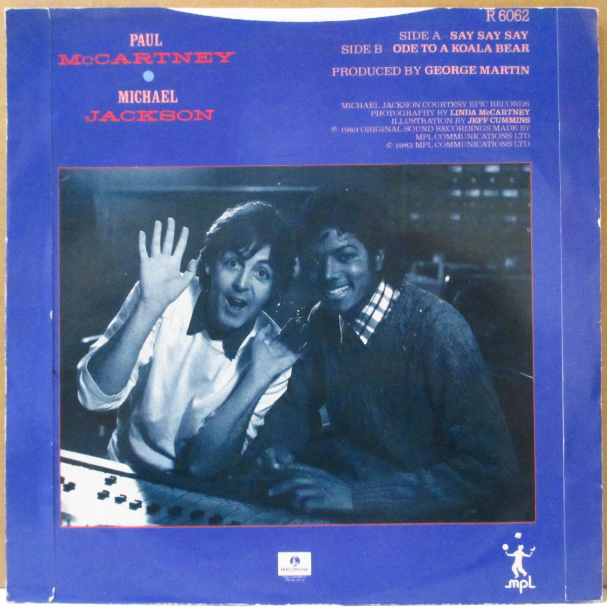 PAUL McCARTNEY / MICHAEL JACKSON (ポール・マッカートニー / マイケル・ジャクソン) - Say Say Say (UK '83 オリジナル「黒紙ラベ・ラウンドセンター」 7インチ+光沢ソフト紙ジャケ)