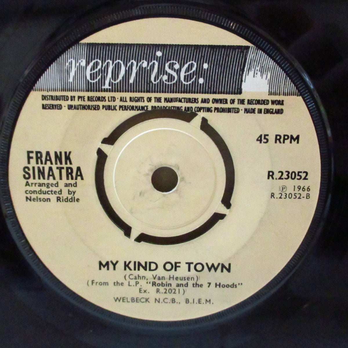 FRANK SINATRA (フランク・シナトラ) - Strangers In The Night (UK '66 オリジナル「プッシュアウト・センター」7インチ) 王道ポップス大名曲!