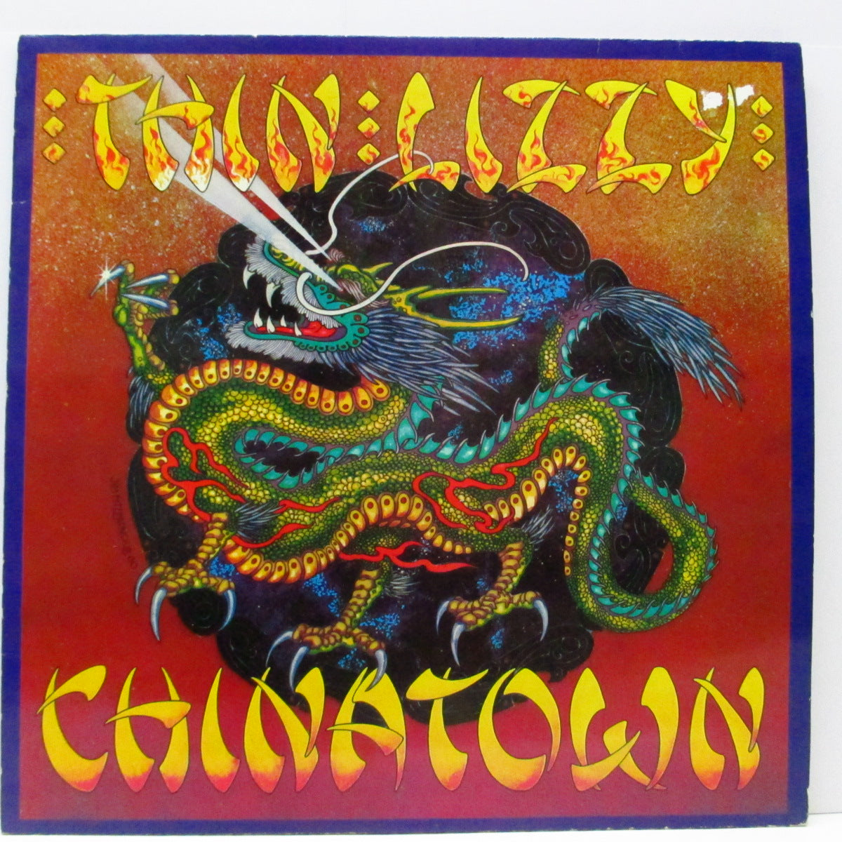 THIN LIZZY (シン・リジィ) - Chinatown (UK オリジナル LP+インナー/「エンボス仕様」光沢ジャケ) '80年10th アルバム!