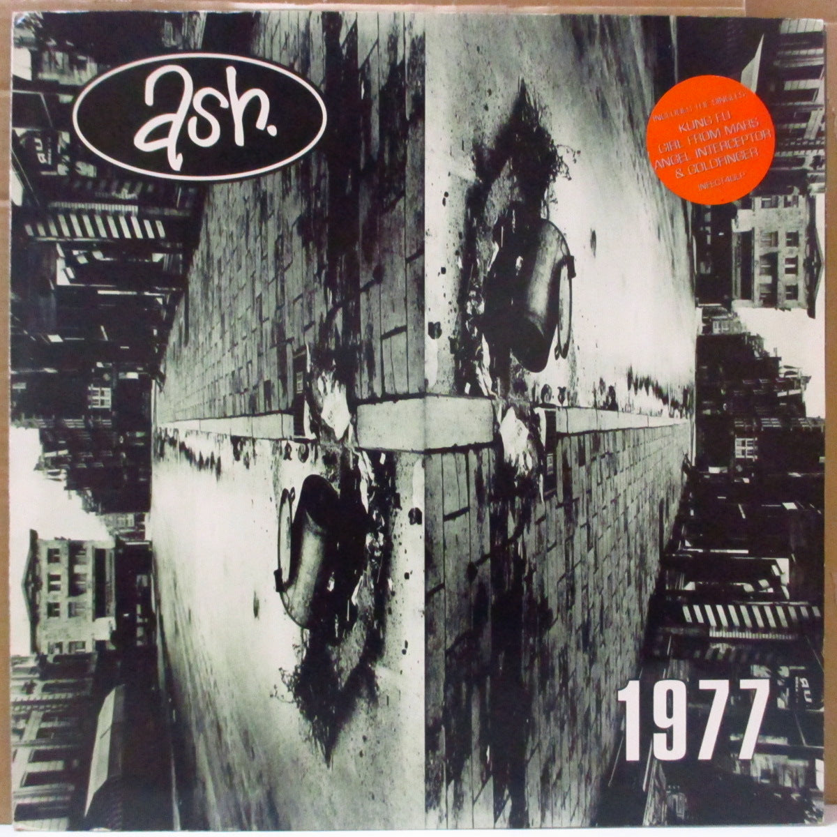 ASH (アッシュ) - 1977 (UK オリジナル LP+インナー/レアステッカー付き見開きジャケ) '96年1stアルバム