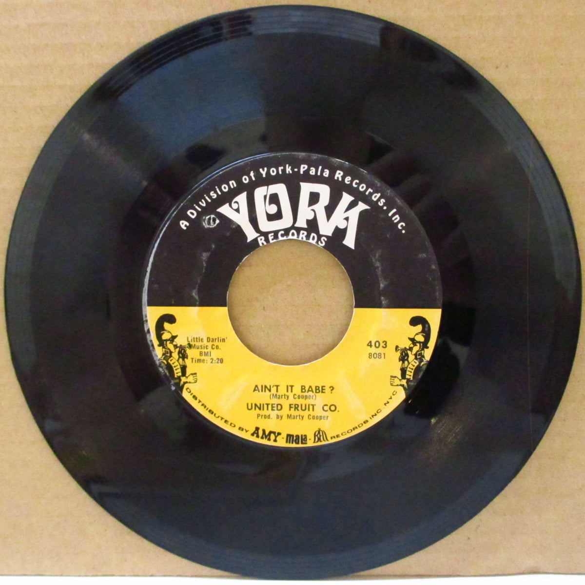 UNITED FRUIT CO. (ユナイテッド・フルーツ・カンパニー = ジェニファー・ウォーンズ在籍) - Ain't It Babe ? (US '67 オリジナル 7インチ)美メロ・フォーキーポップ!