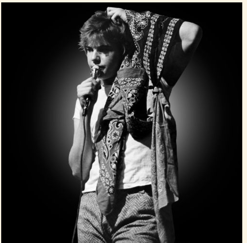 DARBY CRASH (ダービー・クラッシュ) - Theresa K. Photo (限定 Tシャツ「M」サイズ/ New)イギーの門弟、堕落のカリスマ、ダービー・クラッシュ (ジャームス)!