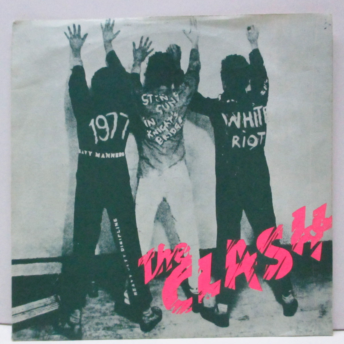 CLASH, THE (ザ・クラッシュ) - White Riot / 1977 (UK 70's 再発「The Clash / Nineden Ltd ラベ」7"/カーブカット」マットソフト紙折り返しジャケ)