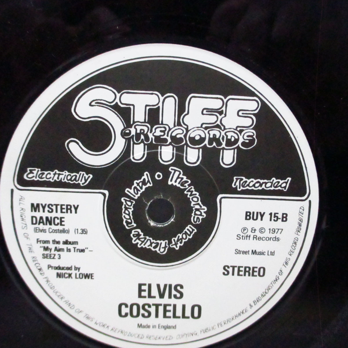 ELVIS COSTELLO (エルヴィス・コステロ) - Red Shoes (UK '77セカンドプレス「フラットセンター」7"/カンパニースリーブ) ラベ周りに滑り止めラベルリング無 Ver !