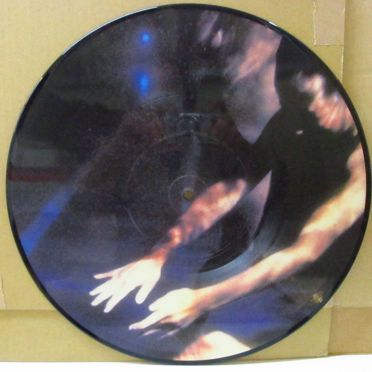 SIOUXSIE AND THE BANSHEES (スージー・アンド・ザ・バンシーズ) - The Scream (EU 限定再発ピクチャー LP+光沢インサート,PVC/光沢片面ダイカットジャケ)