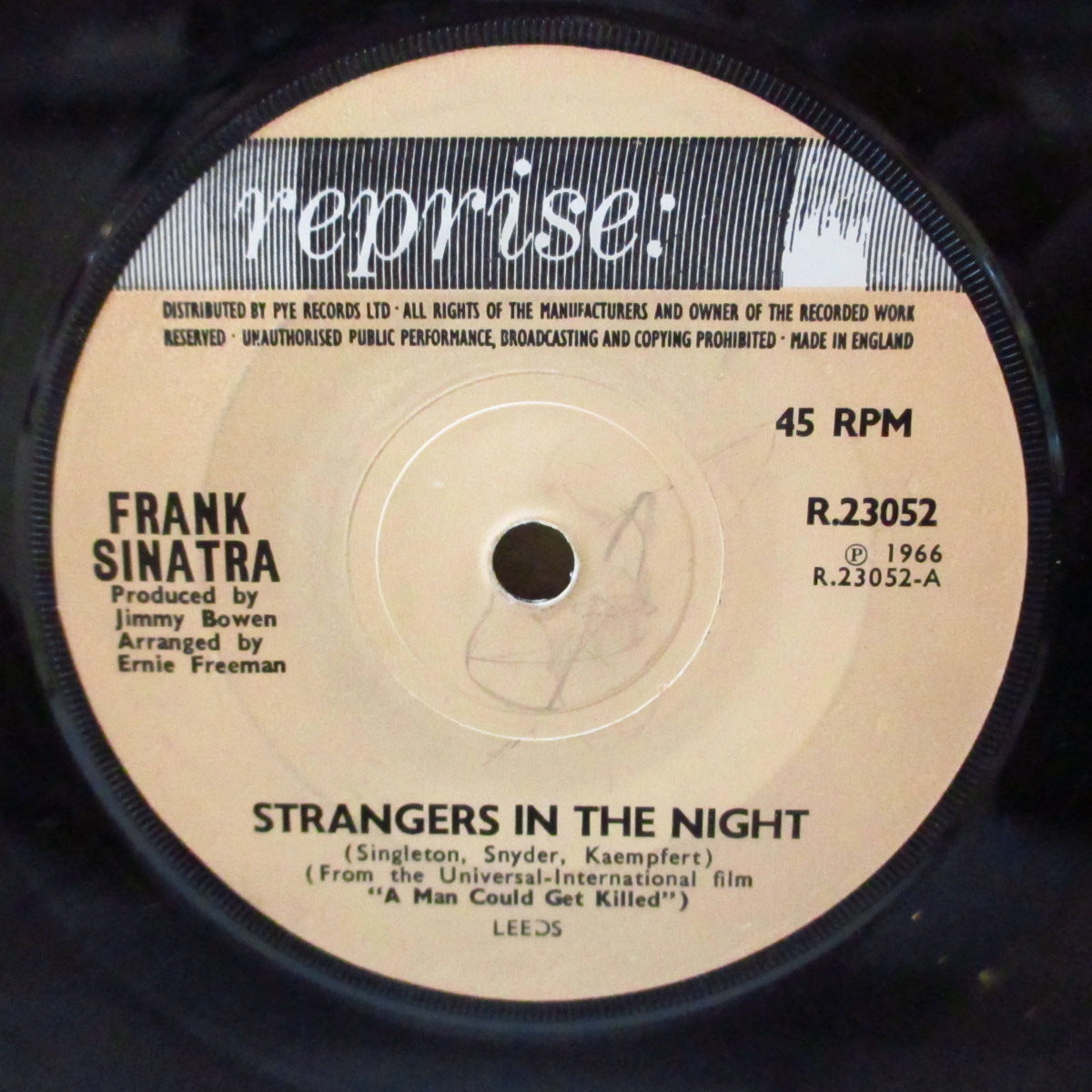 FRANK SINATRA (フランク・シナトラ) - Strangers In The Night (UK '66 オリジナル「ソリッド・センター」7インチ) 王道ポップス大名曲!