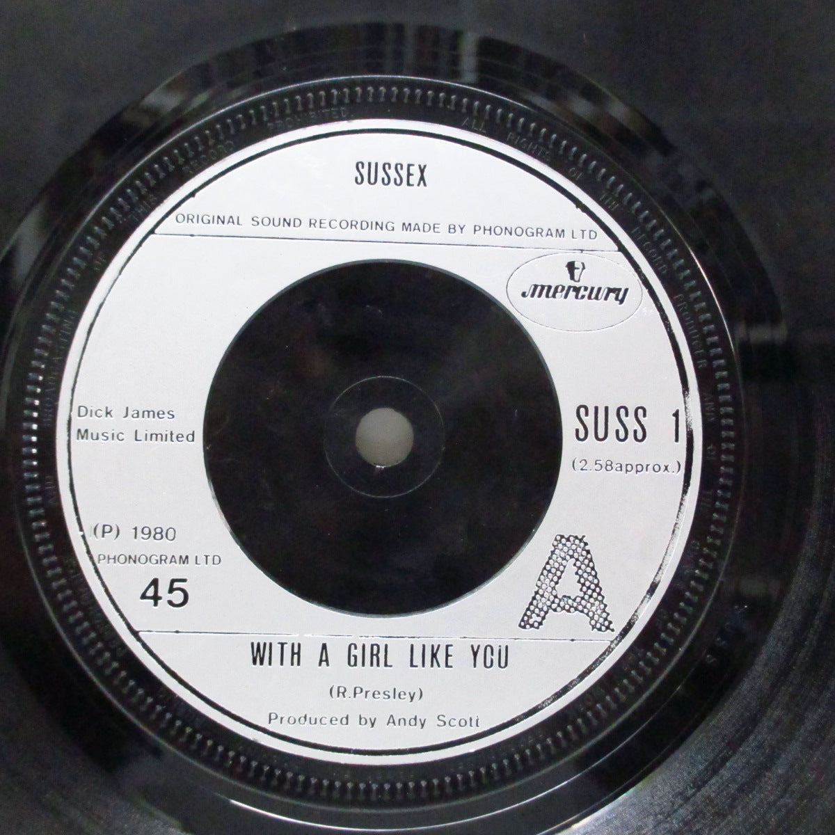 SUSSEX (サセックス) - With A Girl Like You (UK オリジナル 7"/光沢ソフト紙折り返しジャケ) トロッグス '66年名曲のカバー !
