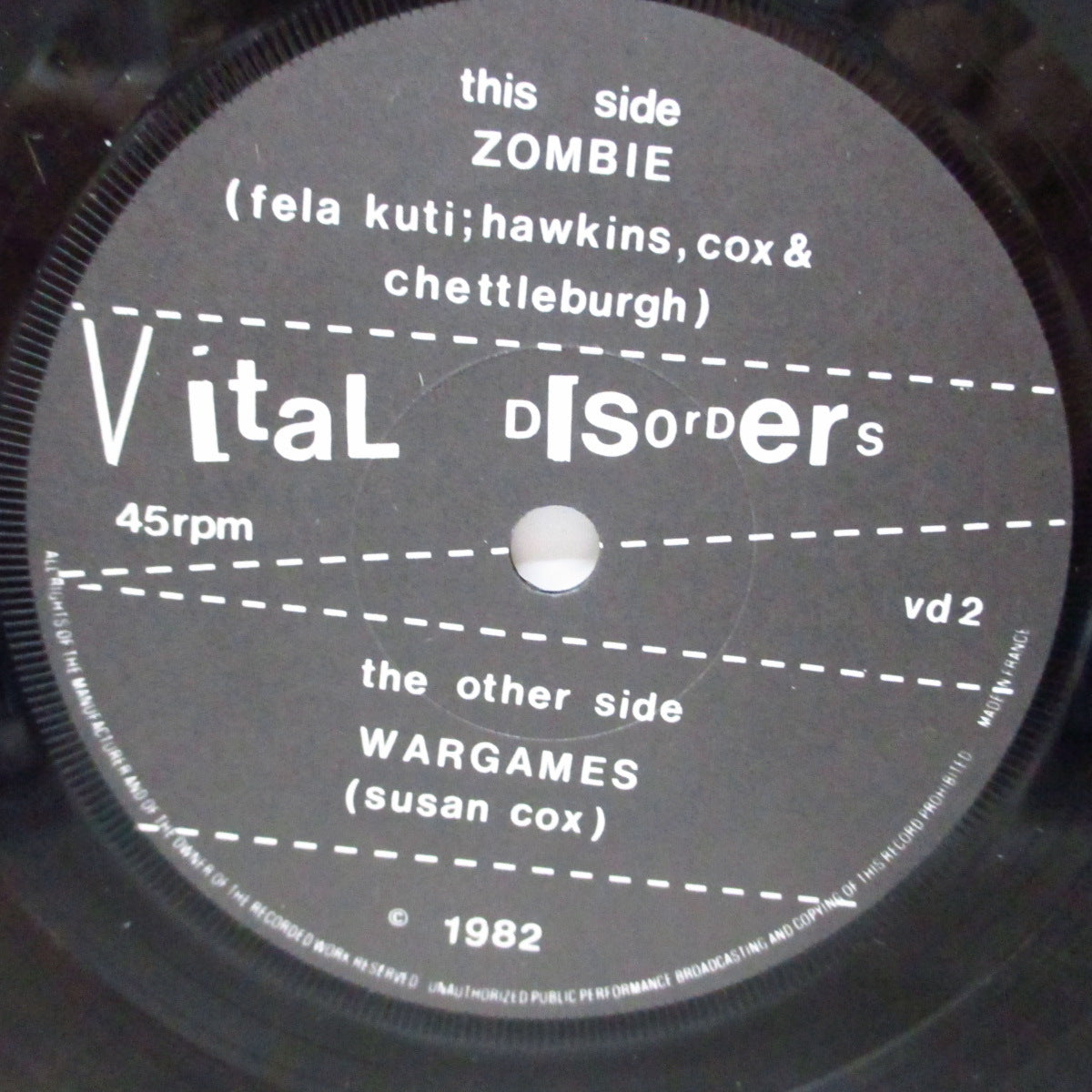 VITAL DISORDERS (バイタル・ディスオーダーズ) - Zombie / Wargames (UK オリジナル 7"/マットソフト紙ジャケ) 女性ボーカルD.I.Y.ポストパンク !