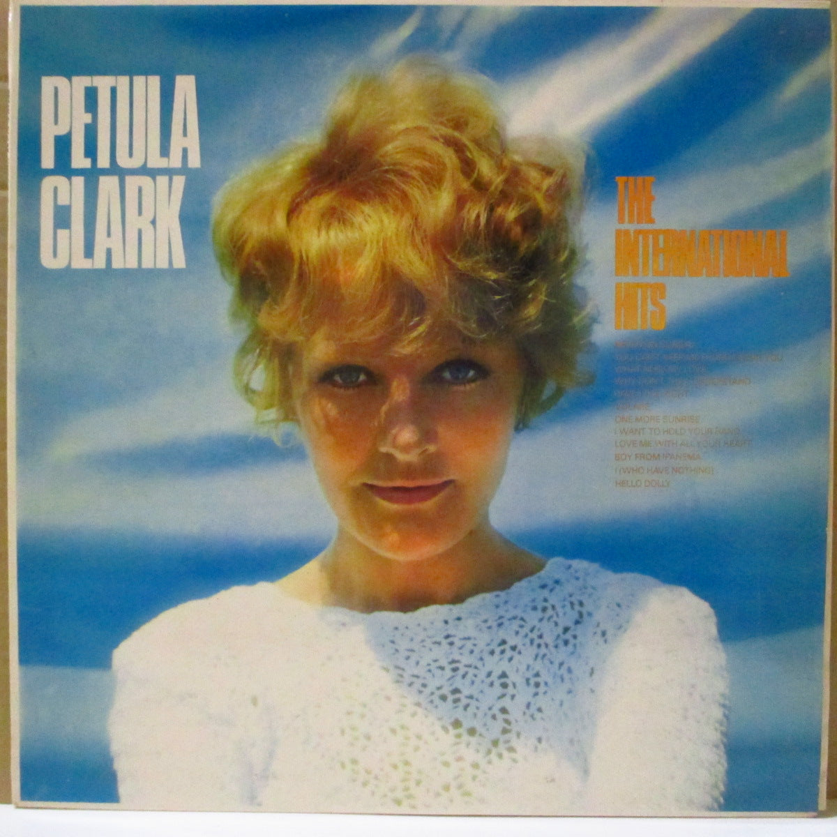 PETULA CLARK (ペトゥラ・クラーク) - Sings The International Hits (UK '65 オリジナル・モノラル LP/表面コーティング折り返しジャケ) 世界各国のヒット曲のカバーアルバム。近年稀な美品