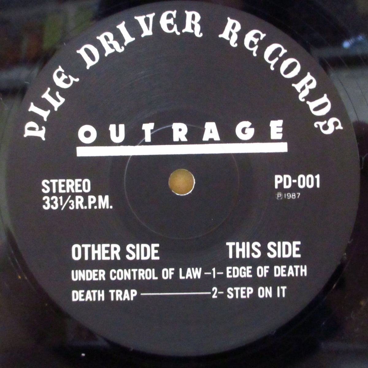 OUTRAGE (アウトレイジ) - S.T. <1st EP> (Japan '87 オリジナル4曲入り33回転 12インチ)