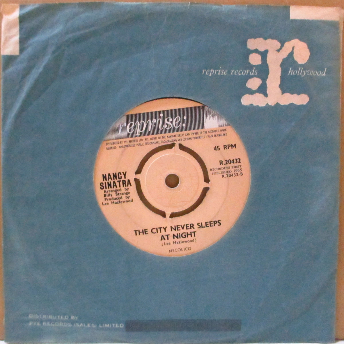 NANCY SINATRA (ナンシー・シナトラ) - These Boots Are Made For Walkin' (UK '65 オリジナル「プッシュアウト・センター」7インチ+カンパニースリーブ)'65年大ヒット名曲!