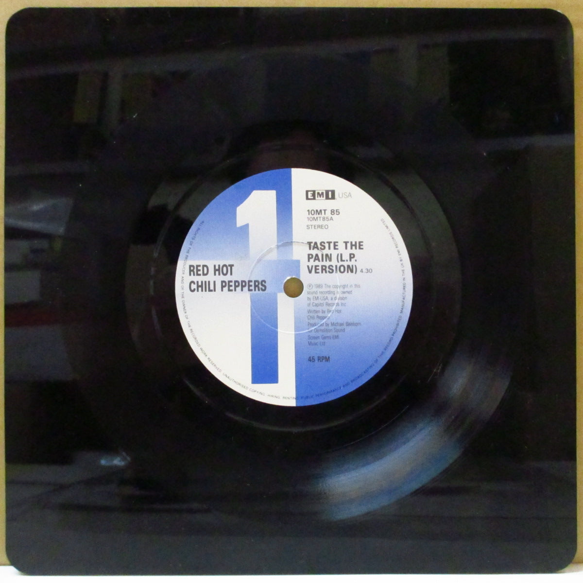 RED HOT CHILI PEPPERS (レッド・ホット・チリ・ペッパーズ) - Taste The Pain (UK '90 限定正方形シェイプト3曲入り 7インチ+ナンバリング入り光沢固紙ジャケ付き)