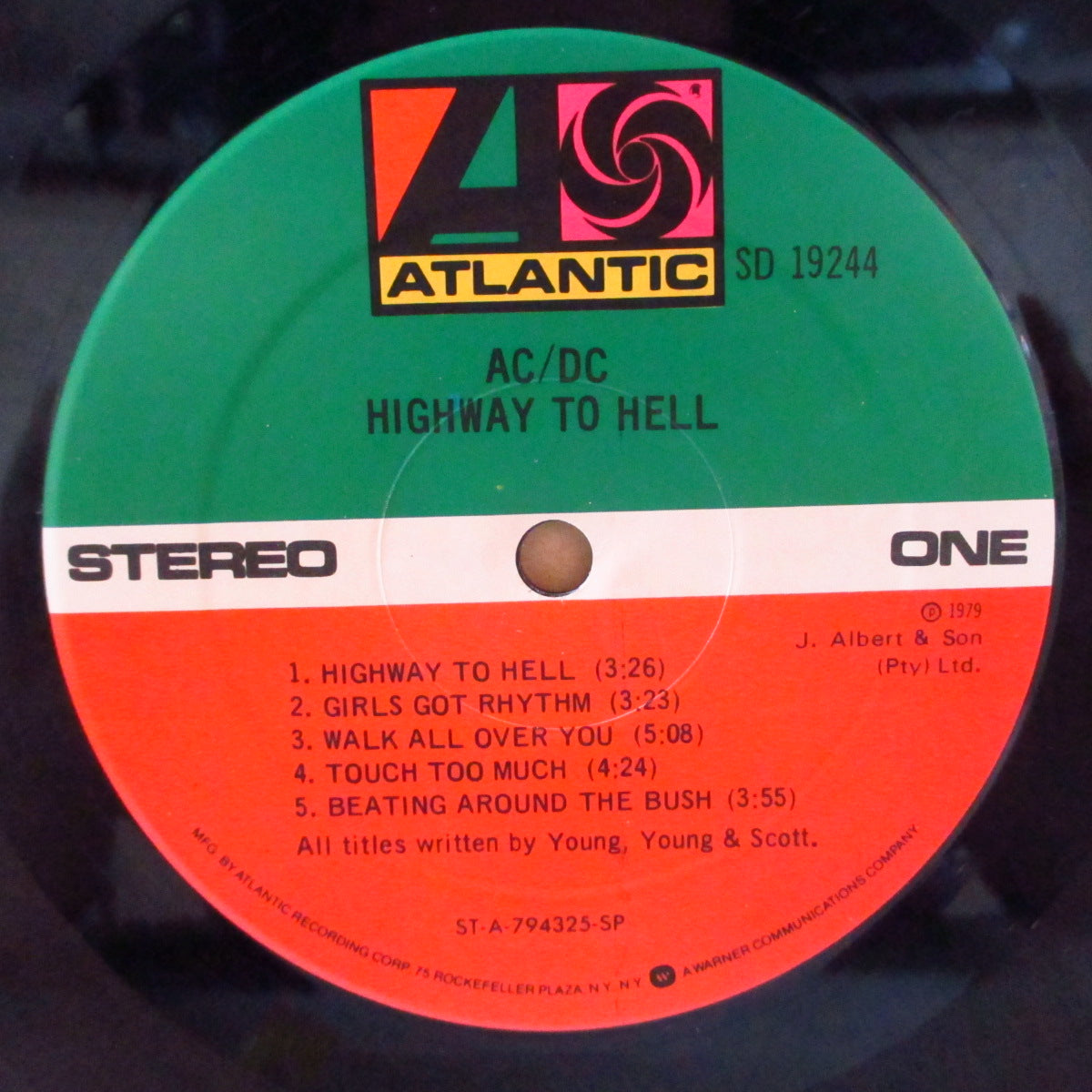 AC/DC (エーシー・ディーシー) - Highway To Hell (US '80's 再発 LP+レーベル・ソフト紙インナー/バーコードあり光沢ジャケ) '79年6thアルバム