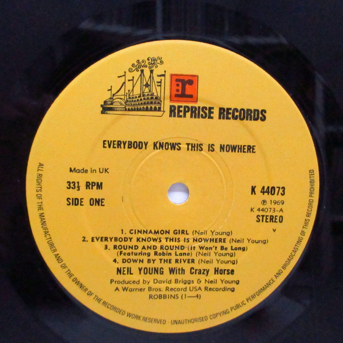 NEIL YOUNG (ニール・ヤング) - Everybody Knows This Is Nowhere (UK '71再発「Wロゴ無ラベ」LP+表面コーティングジャケ /K-44073)