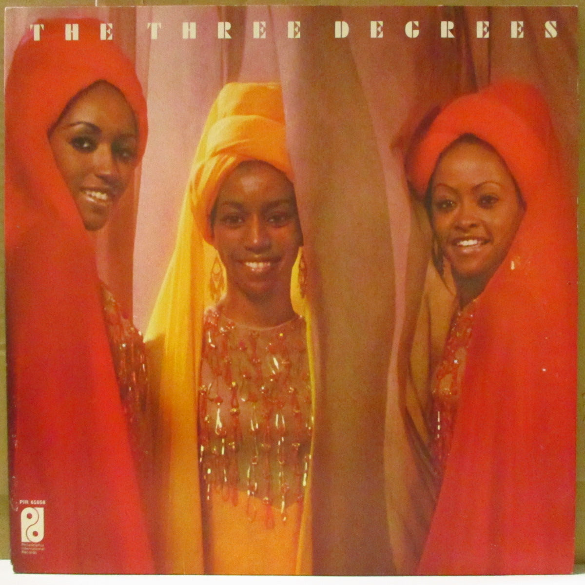 THREE DEGREES, THE (ザ・スリー・ディグリーズ) - The Three Degrees (UK '73 オリジナル・ステレオ LP/見開きジャケ)大ヒット「荒野のならず者/天使のささやき」他!LPは50年間未再発化!