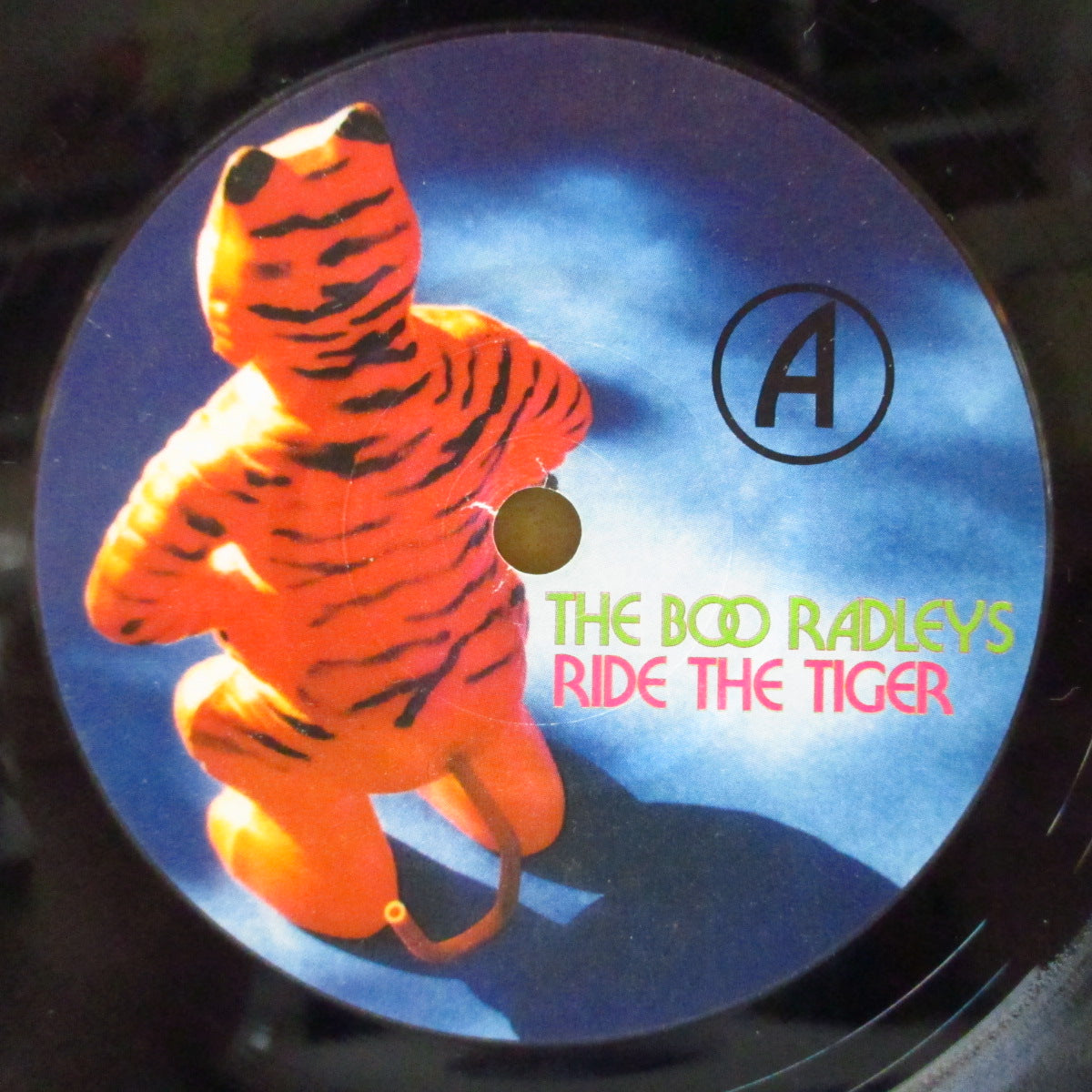 BOO RADLEYS, THE (ザ・ブー・ラドリーズ) - Ride The Tiger (UK 限定 7インチ+レアステッカー付きナンバリング入り光沢固紙見開きジャケ)