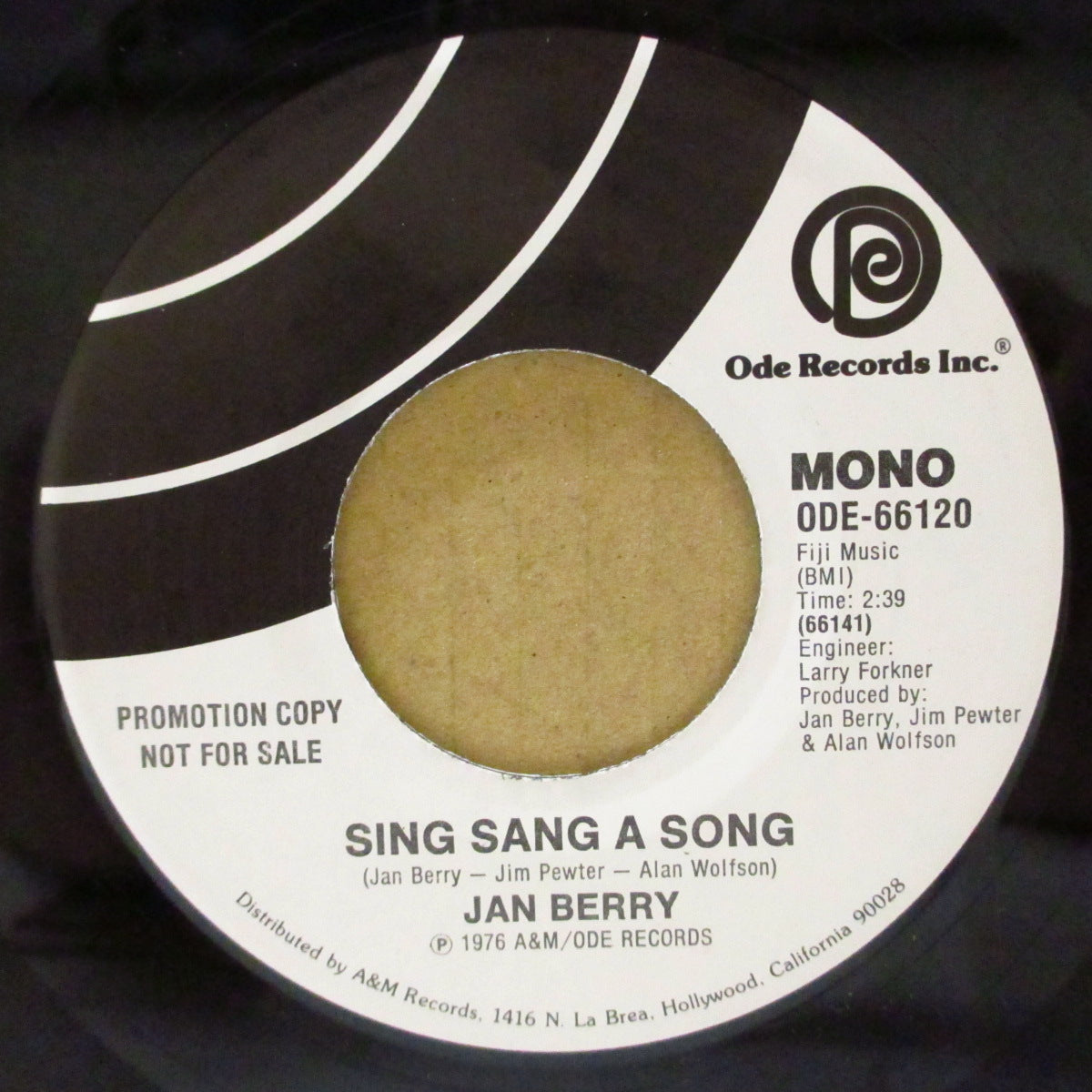 JAN BERRY (ジャン・ベリー) - Sing Sang A Song (US '76 プロモ両面同曲 7インチ+カンパニースリーブ)ジャン&ディーンのジャン、ソロ。