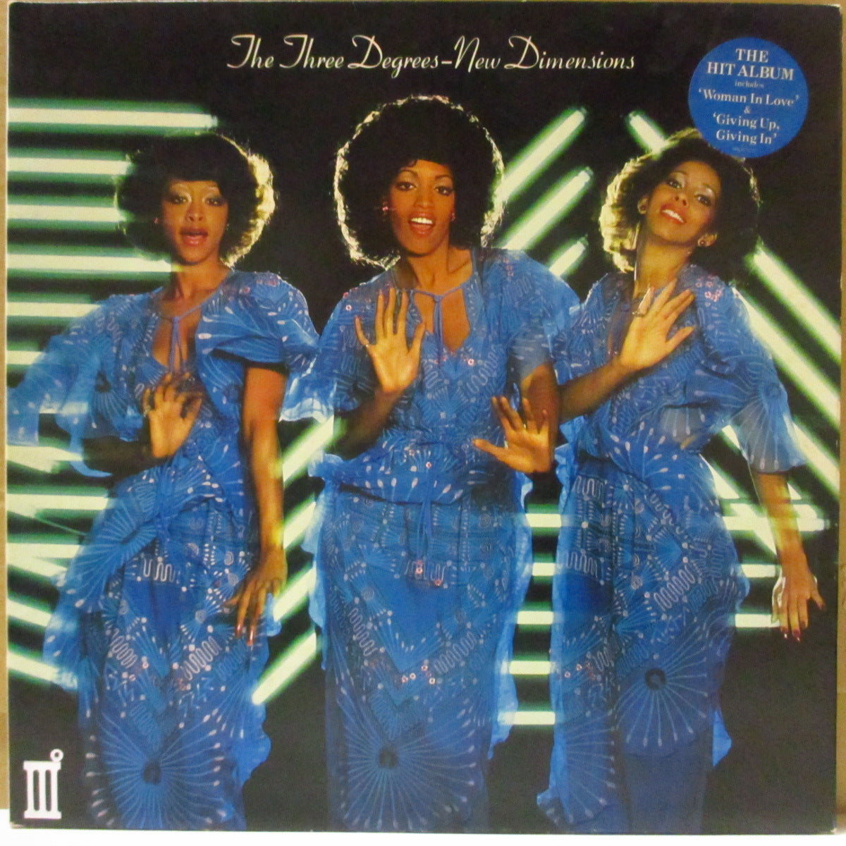 THREE DEGREES, THE (ザ・スリー・ディグリーズ) - New Dimensions (UK '78 オリジナル・ステレオ LP/エンボス加工見開きジャケ) LPは48年間未再発化!