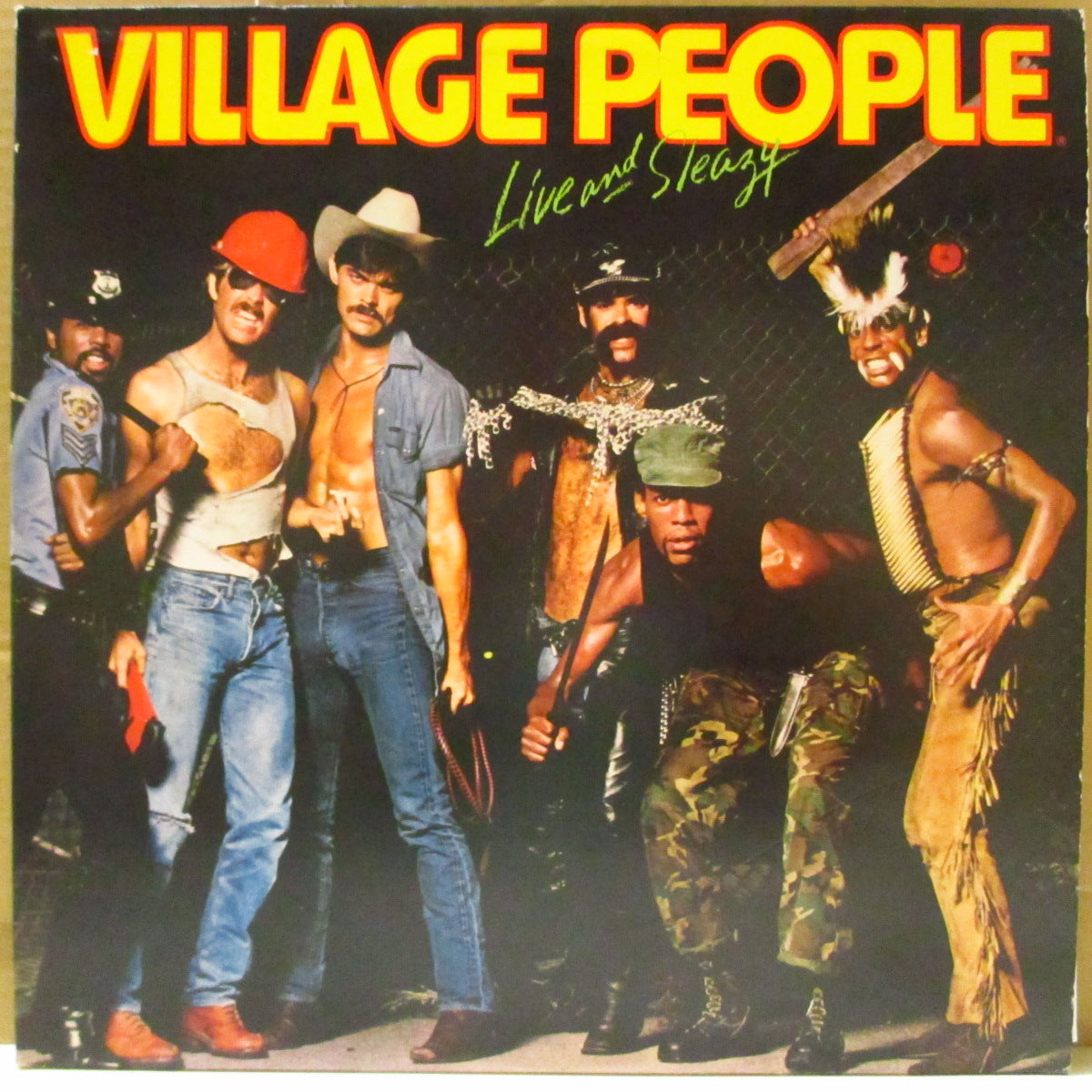 VILLAGE PEOPLE (ヴィレッジ・ピープル) - Live And Sleazy (UK '79 オリジナル・ステレオ LPx2枚組/見開きジャケ)ライブ&スタジオ録音変則5作目アルバム。