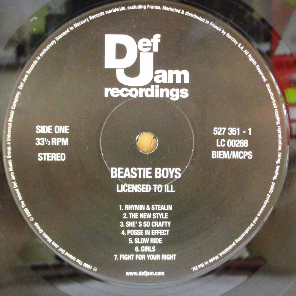 BEASTIE BOYS (ビースティ・ボーイズ) - Licensed To Ill (EU '00 限定リマスター再発 LP+固紙インナー/ナンバリング入りレアステッカー付き光沢見開きジャケ) '86年1stアルバム