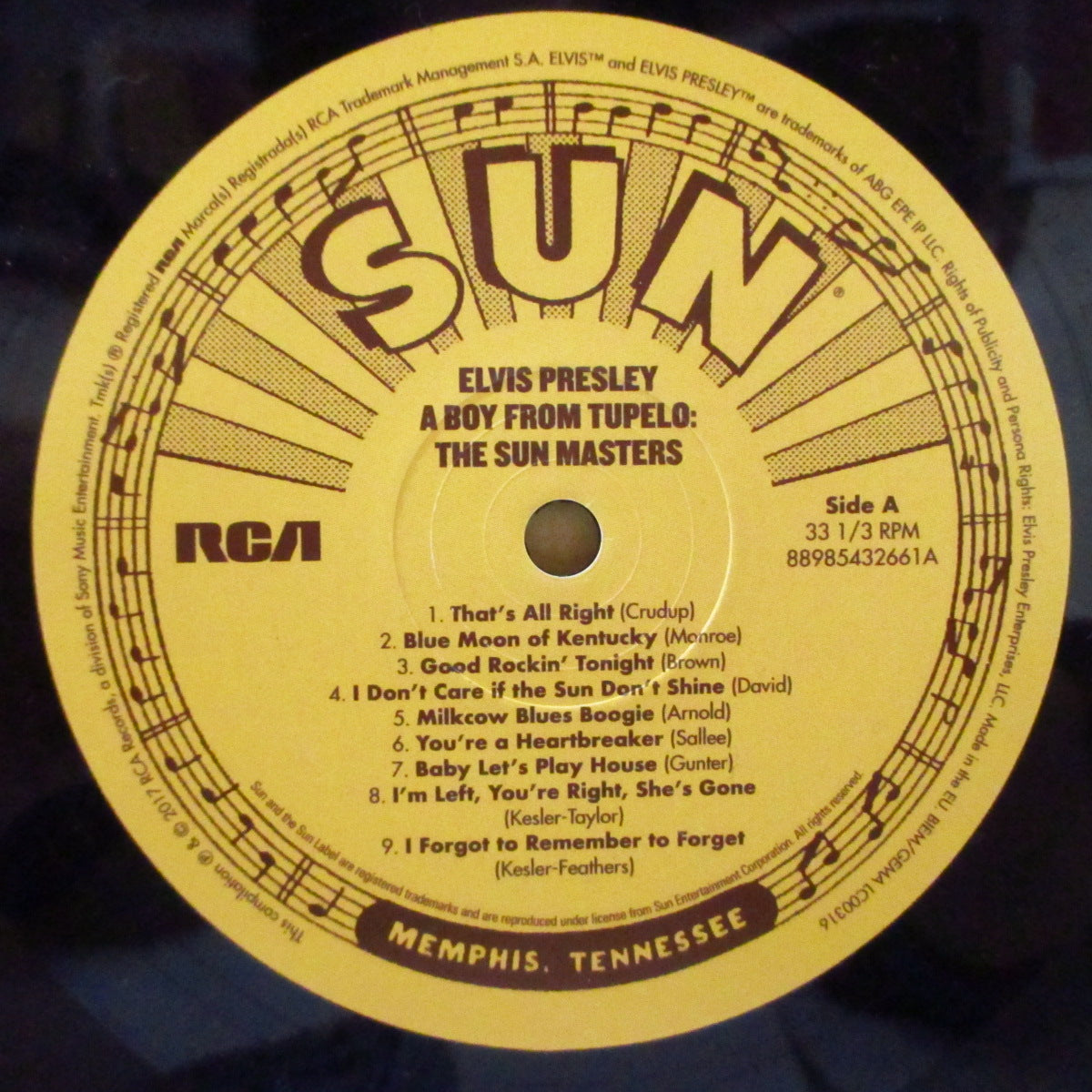 ELVIS PRESLEY (エルヴィス・プレスリー) - A Boy From Tupelo: The Sun Masters (EU '17 限定オリジナル・モノラル LP+インナースリーブ) SUN社録音編集コンピ!