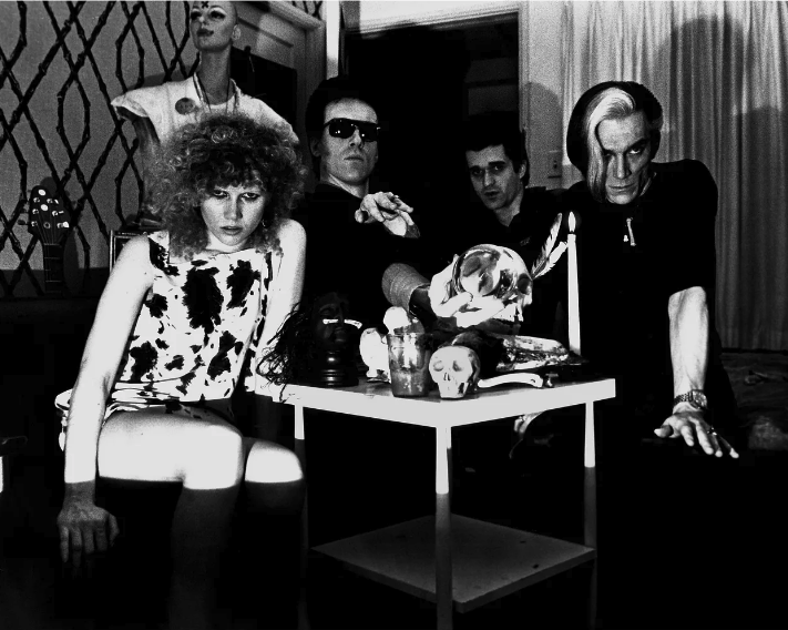 CRAMPS (クランプス) - At The Tropicana : Photo by Theresa Kereakes 1978 (2025年米国限定、20x25cm 24ページのソフトカバー白黒写真集/New)