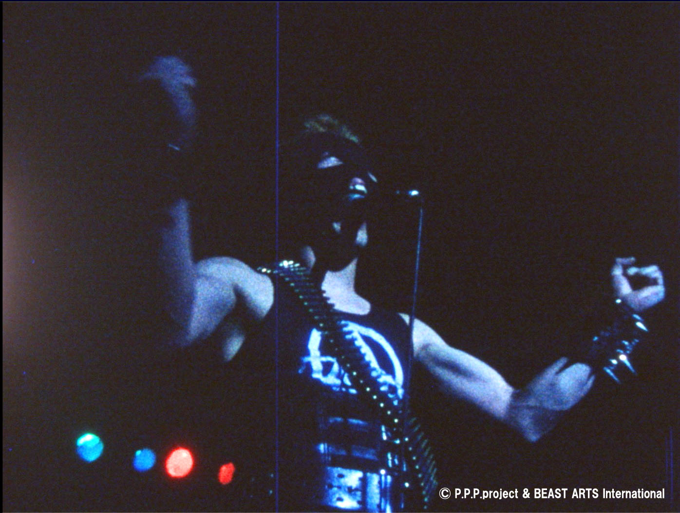 G.I.S.M. /安田潤司監督 (ギズム) - G.I.S.M. Performance (Japan 限定 DVD+初回プレス版限定 8cmCD 入り / 予約商品)2026年4月10日 全世界同時発売 !