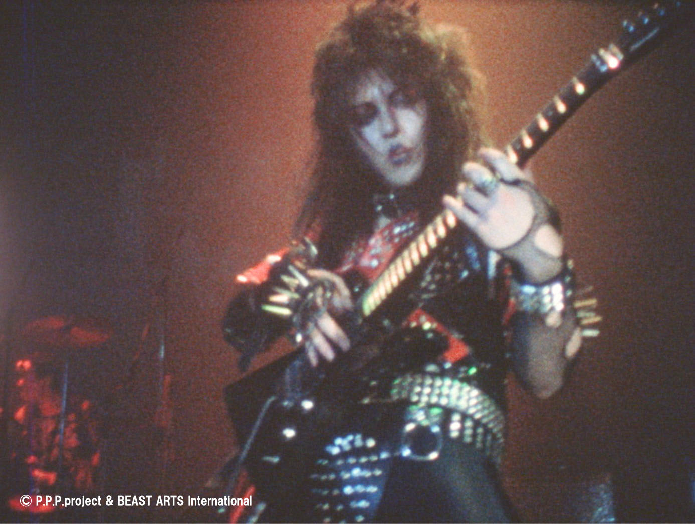 G.I.S.M. /安田潤司監督 (ギズム) - G.I.S.M. Performance (Japan 限定 DVD+初回プレス版限定 8cmCD 入り / 予約商品)2026年4月10日 全世界同時発売 !