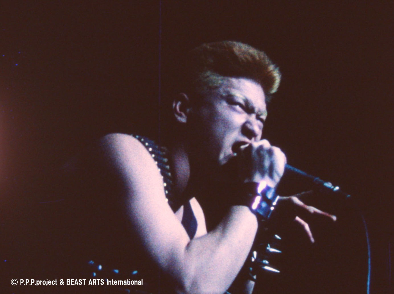 G.I.S.M. /安田潤司監督 (ギズム) - G.I.S.M. Performance (Japan 限定 DVD+初回プレス版限定 8cmCD 入り / 予約商品)2026年4月10日 全世界同時発売 !