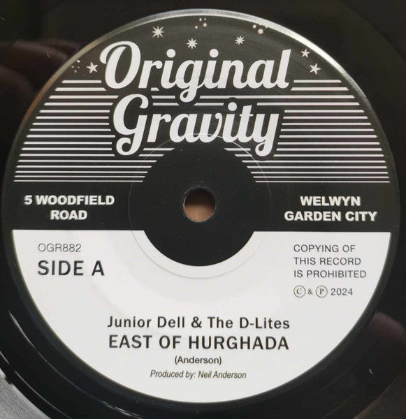 JUNIOR DELL & THE D-LITES (ジュニア・デル&ザ・ディーライツ ) - East Of Hurghada (UK 初回250枚限定オリジナル「白黒ラベ」 7"+カンパニースリーブ/New) 、中近東イメージの怪メロ・エギゾチック・ロックステディ!