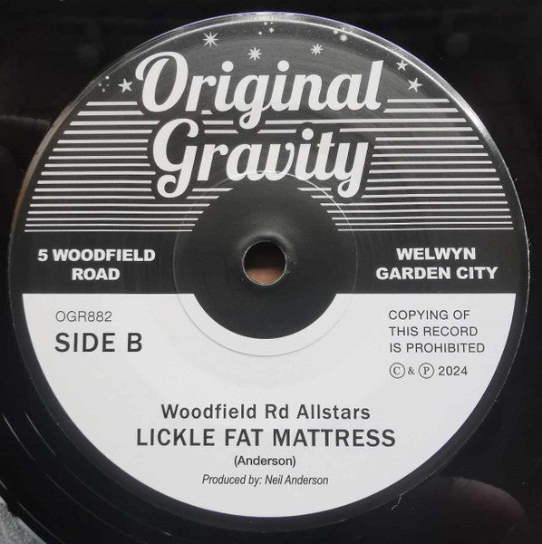 JUNIOR DELL & THE D-LITES (ジュニア・デル&ザ・ディーライツ ) - East Of Hurghada (UK 初回250枚限定オリジナル「白黒ラベ」 7"+カンパニースリーブ/New) 、中近東イメージの怪メロ・エギゾチック・ロックステディ!