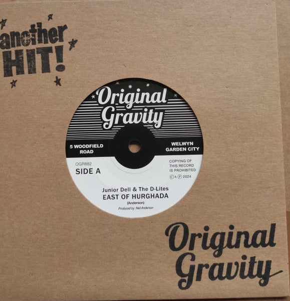 JUNIOR DELL & THE D-LITES (ジュニア・デル&ザ・ディーライツ ) - East Of Hurghada (UK 初回250枚限定オリジナル「白黒ラベ」 7"+カンパニースリーブ/New) 、中近東イメージの怪メロ・エギゾチック・ロックステディ!