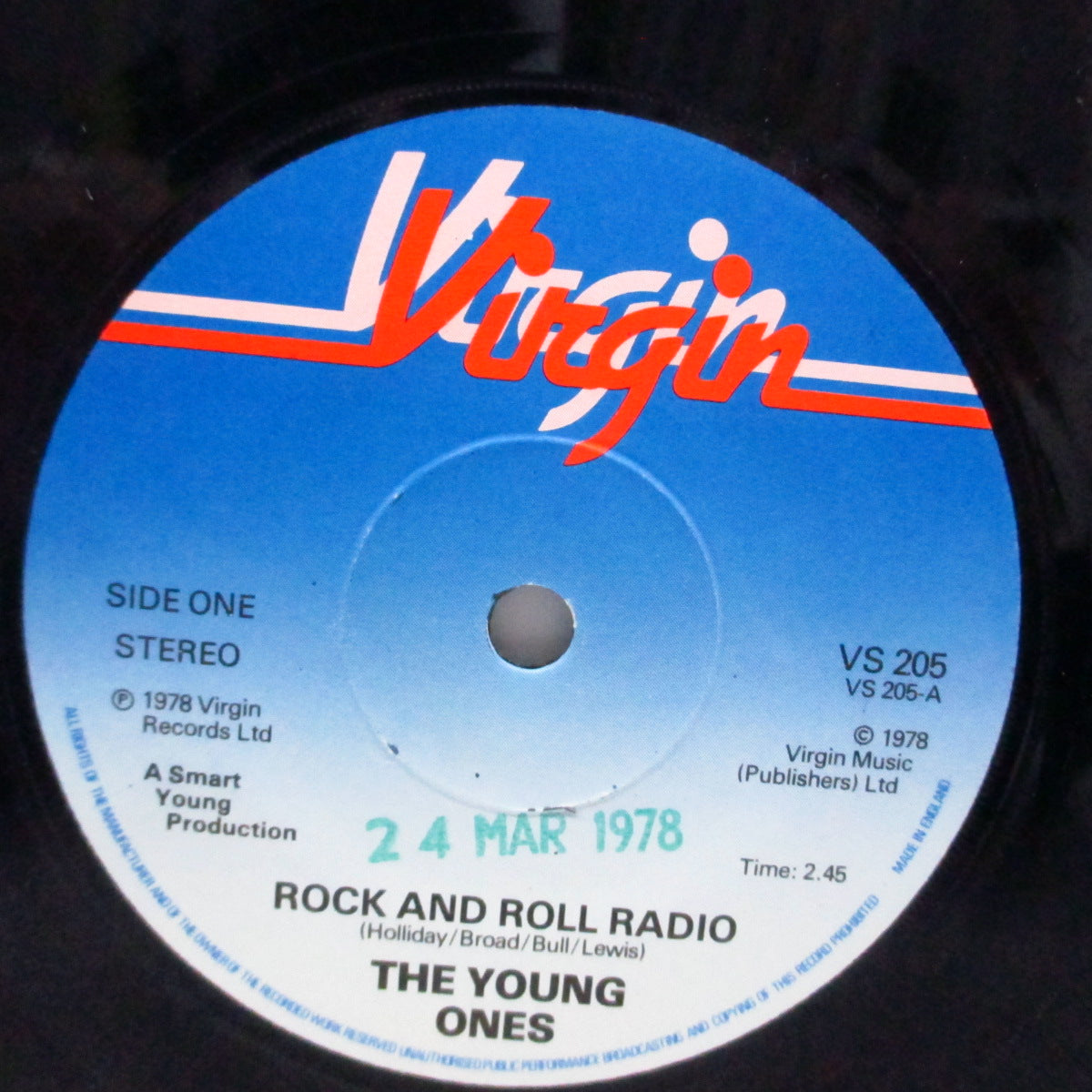 YOUNG ONES, THE (ザ ・ヤング・ワンズ) - Rock 'N' Roll Radio (UK オリジナル 7"+「メンバー直筆サイン入り」表面コーティングジャケ)