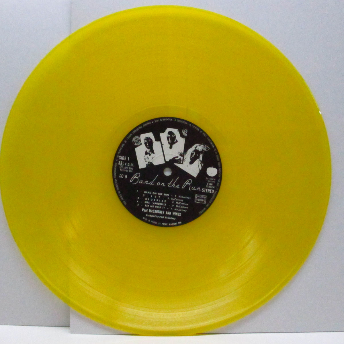 PAUL McCARTNEY & WINGS (ポール・マッカートニー & ウィングス ) - Band On The Run (France '78 再発「イエローヴァイナル」LP+インナー、ポスター/ステッカー付ジャケ)