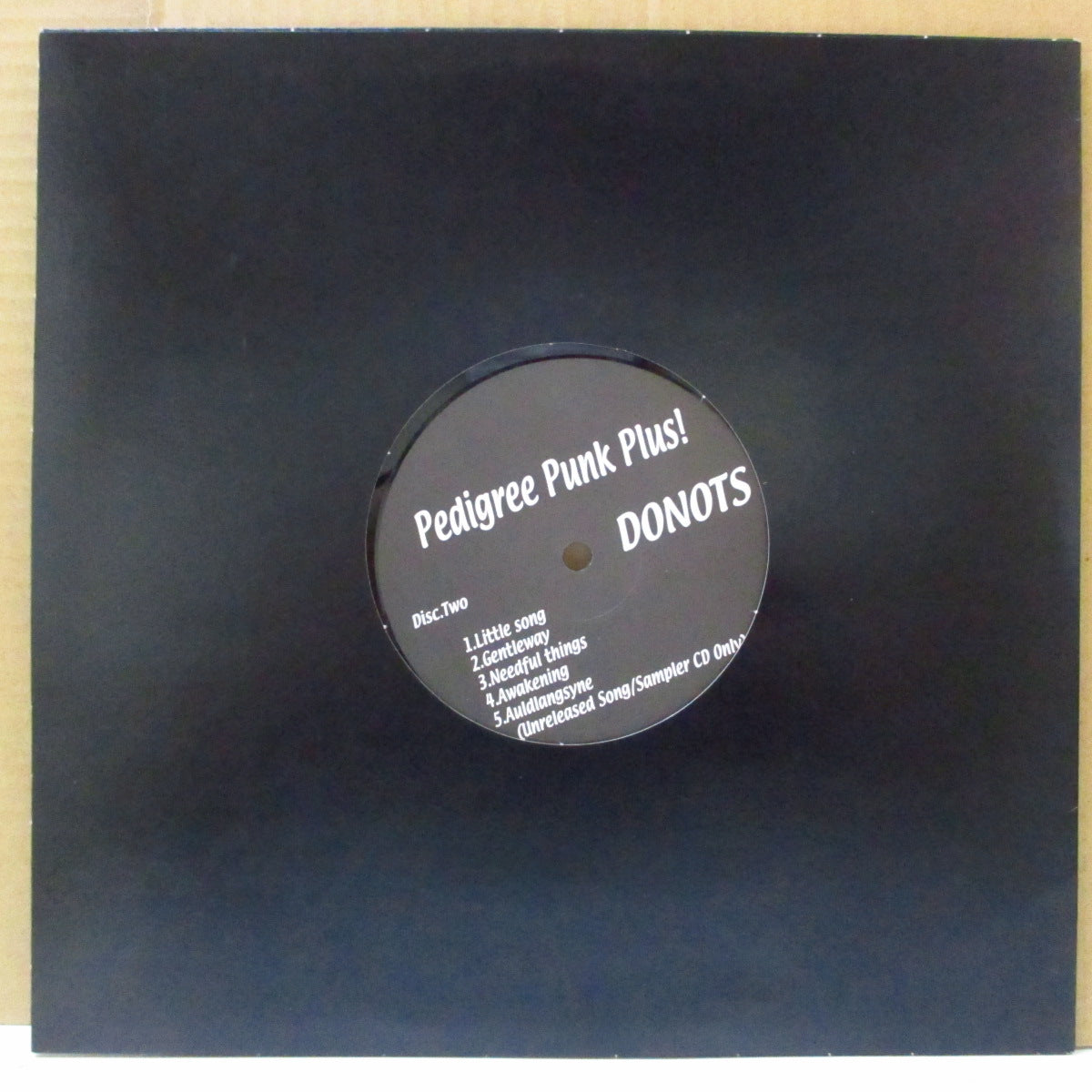 DONOTS (ドゥーノッツ) - Pedigree Punk.. Plus! (Japan 限定 10"-レアステッカー付きダイカットジャケ/廃盤 New)