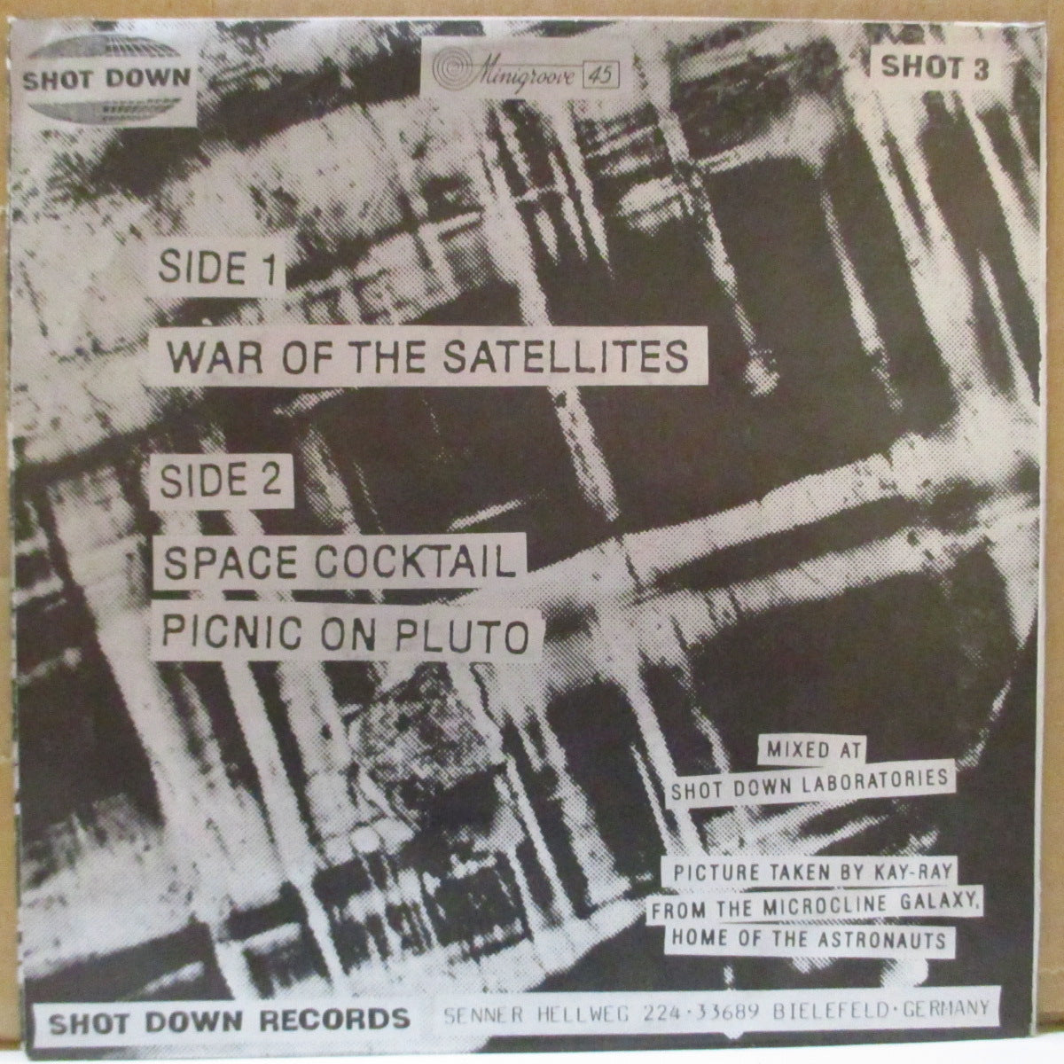 ASTRONAUTS, THE (ジ・アストロノーツ) - War Of The Satellites + 2 (German Ltd.Mono Purple Vinyl 7")