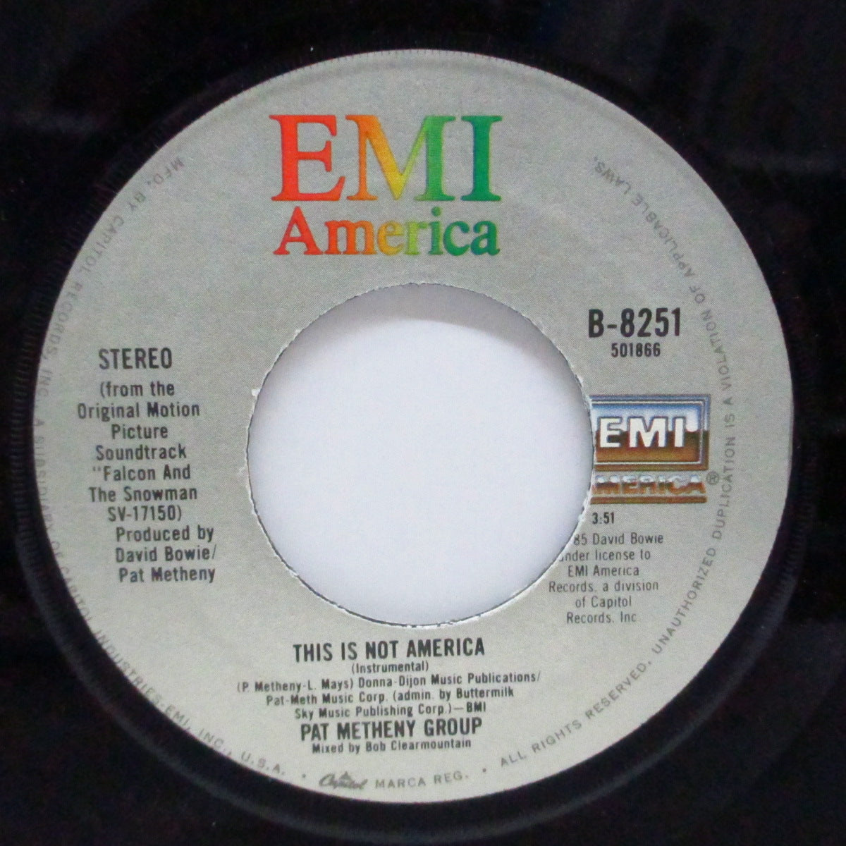 DAVID BOWIE / PAT METHENY GROUP (デヴィッド・ボウイ / パット・メセニー・グループ) - This Is Not America (US Orig.7"+Stickered PS)