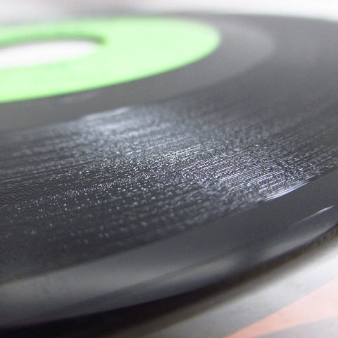 ボルネリング・ビルクリー - 私にもっと教えてください(シャドーロゴライトグリーンLbl。)