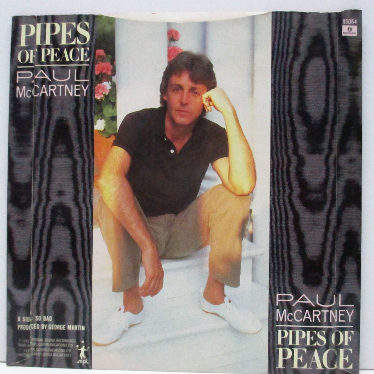 PAUL McCARTNEY (ポール・マッカートニー) - Pipes Of Peace (UK オリジナル「黒紙ラベ、フラットセンター」7"+光沢固紙ジャケ)