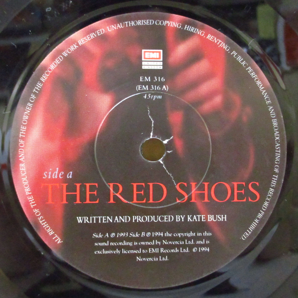 KATE BUSH (ケイト・ブッシュ) - The Red Shoes (UK オリジナル・ペーパーラベ 7"+マット固紙ジャケ)