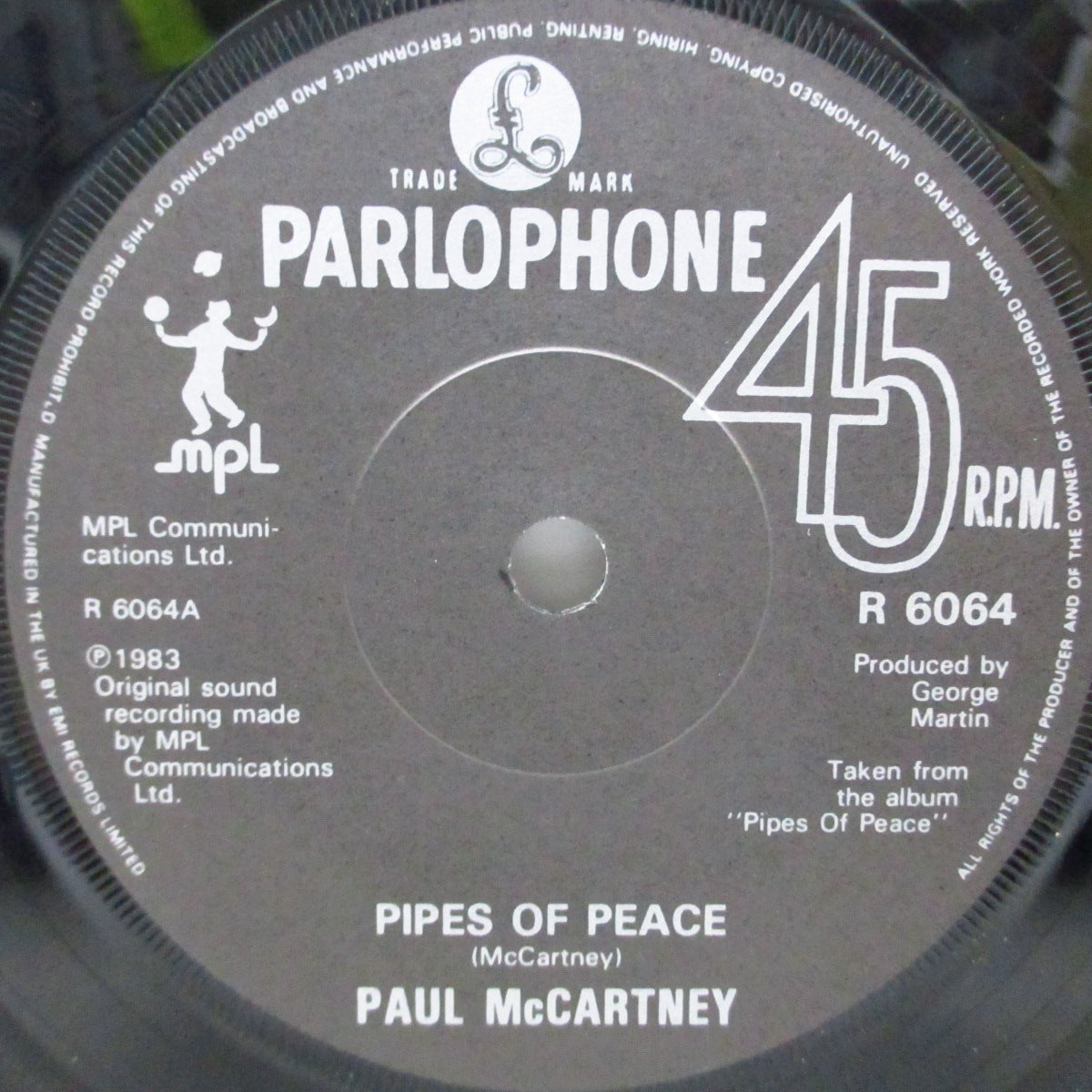 PAUL McCARTNEY (ポール・マッカートニー) - Pipes Of Peace (UK オリジナル「黒紙ラベ、フラットセンター」7"+マット・ソフト紙ジャケ)