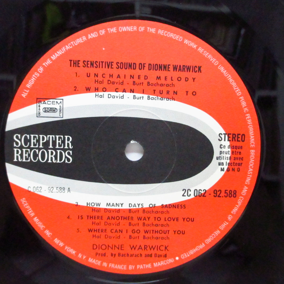 DIONNE WARWICK (DIONNE WARWICKE) (ディオンヌ・ワーウイック) - The Sensitive Sound Of Dionne Warwick (France 70's再発ステレオ LP+表面コーティング折り返ジャケ/2C 062-92588)