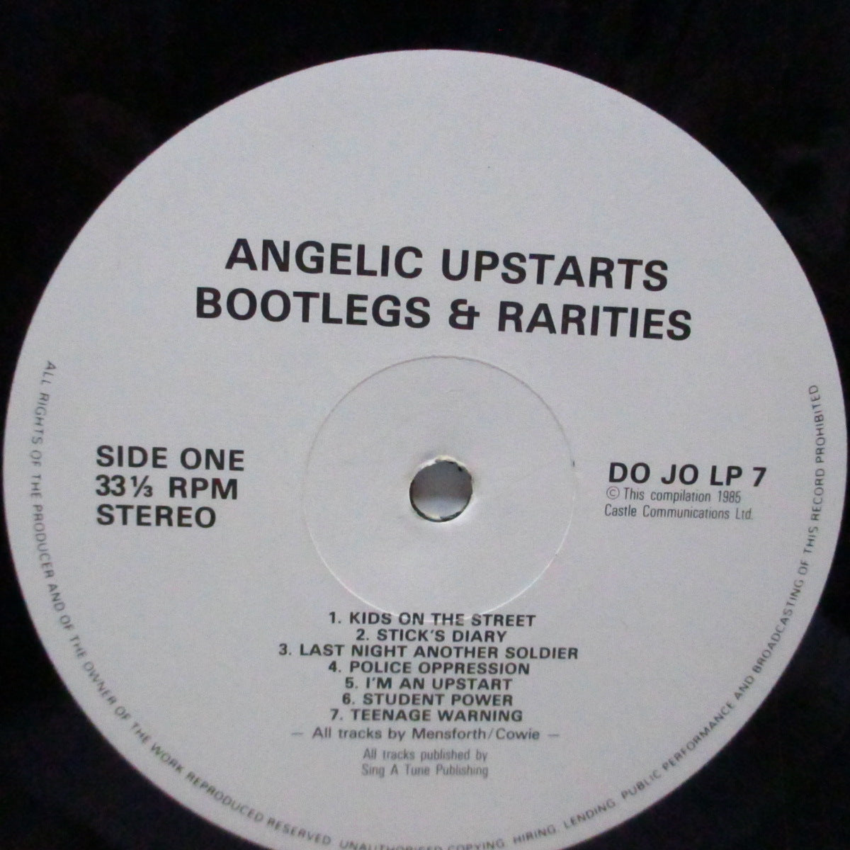 ANGELIC UPSTARTS (エンジェリック・アップスターツ)  - Bootlegs And Rarities (UK オリジナル「白ラベ」 LP/Dojo ‎LP 7) 初期ライブ＆アウトテイク集！