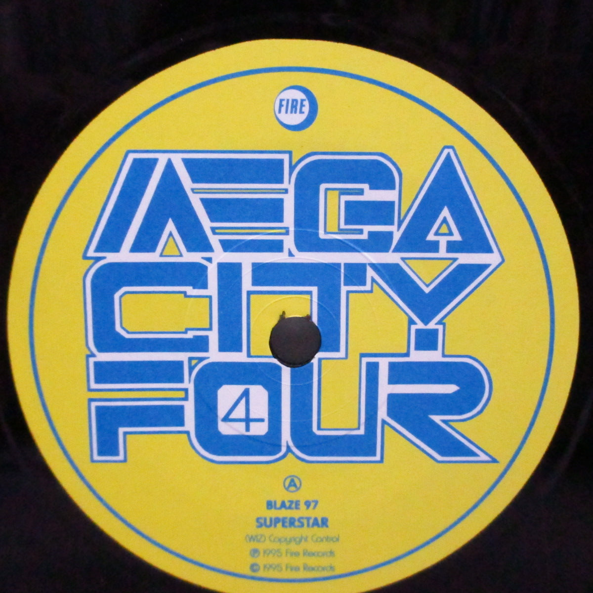 MEGA CITY FOUR (メガ・シティー・フォー)  - Superstar / Chrysanth (UK オリジナル 7"+光沢固紙ジャケ)