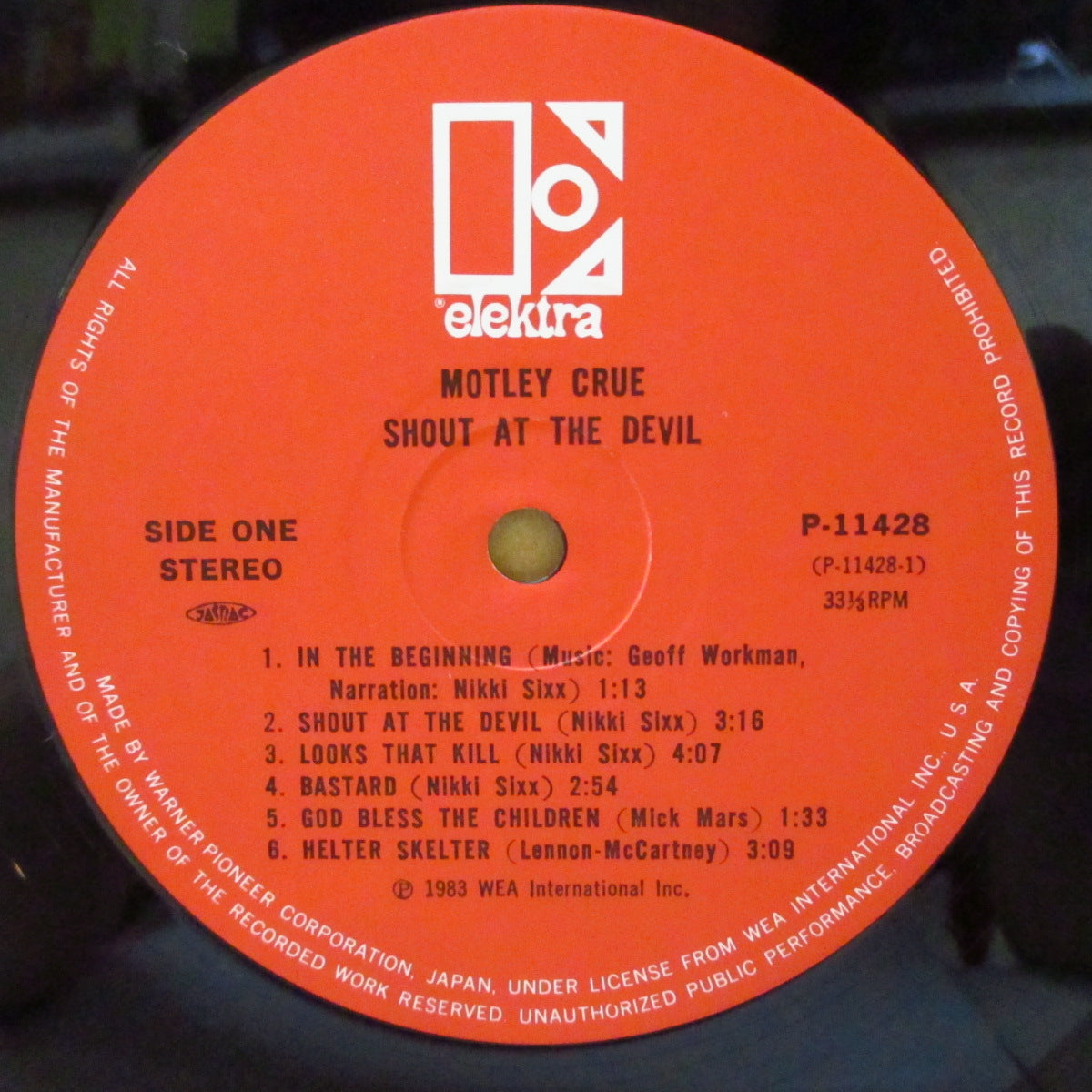MOTLEY CRUE (モトリー・クルー)  - シャウト・アット・ザ・デヴィル：Shout At The Devil (Japan オリジナル LP+帯, インナー、ライナー/光沢見開きジャケ) '83年2ndアルバム