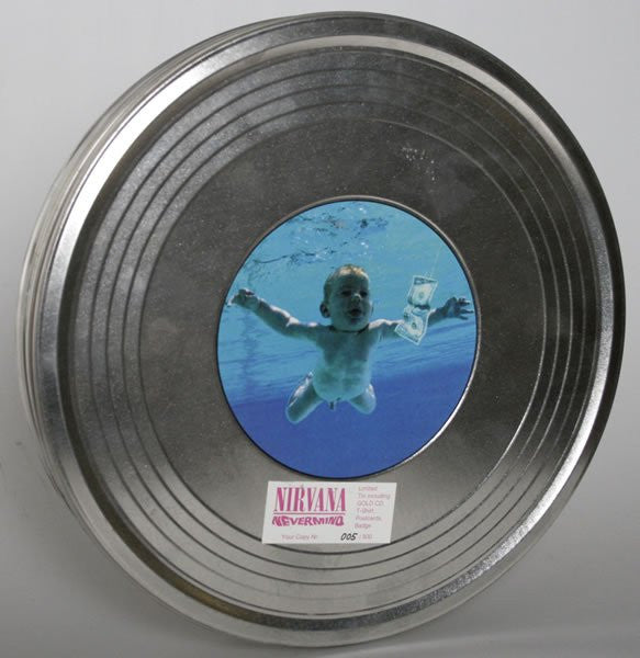 NIRVANA (ニルヴァーナ)  - Nevermind Ltd. Tin Edition (Czech 500セット限定 ゴールドディスク CD+Tシャツ, バッジ/ナンバリング入りメタル缶)