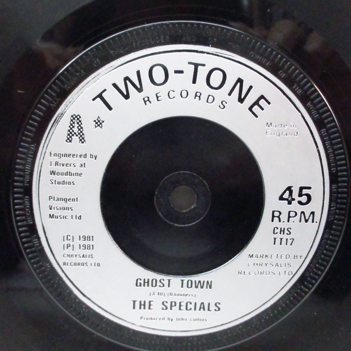 SPECIALS, THE (ザ・スペシャルズ)  - Ghost Town +2 (UK '81 再発「銀プララベ」フラットセンター 7"/カンパニースリーブ) アルバム未収録の人気シングル！